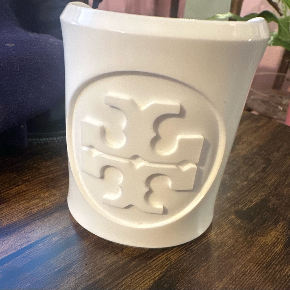 Tory Burch Resin Wrist Cuff Bracelet white